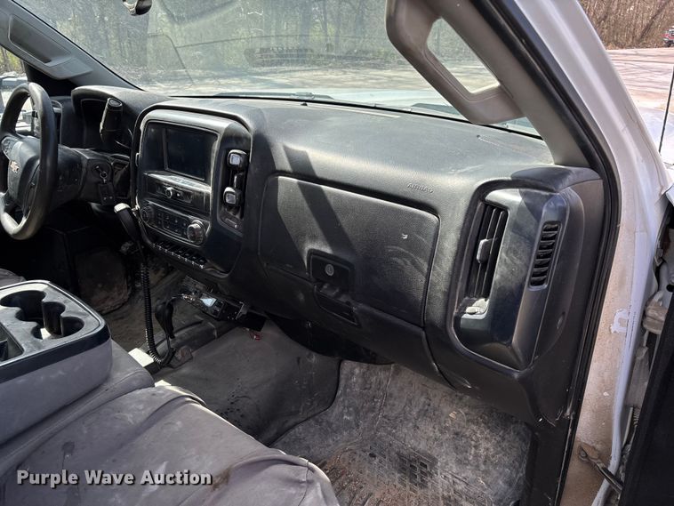 image for item FB3223 2016 Chevrolet Silverado 3500HD flatbed pickup truck