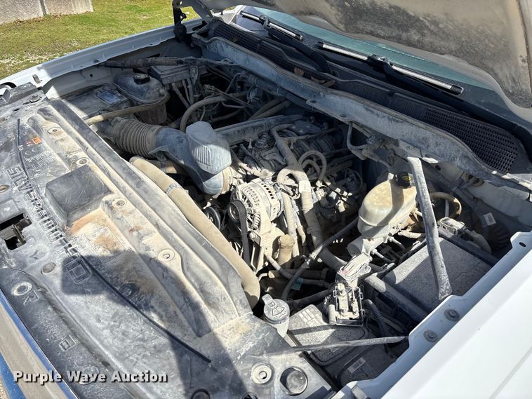 image for item FB3223 2016 Chevrolet Silverado 3500HD flatbed pickup truck