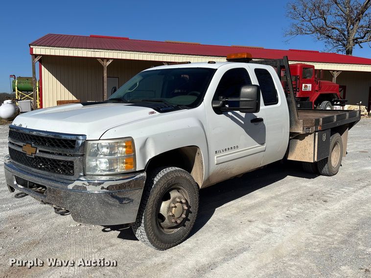 image for item FB3288 2013 Chevrolet Silverado 3500HD Ext. Cab flatbed pickup truck