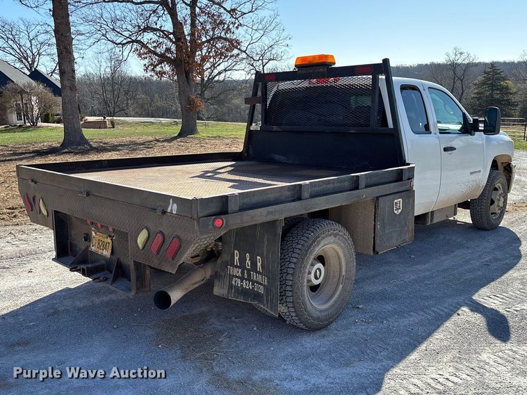 image for item FB3288 2013 Chevrolet Silverado 3500HD Ext. Cab flatbed pickup truck