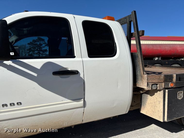 image for item FB3288 2013 Chevrolet Silverado 3500HD Ext. Cab flatbed pickup truck