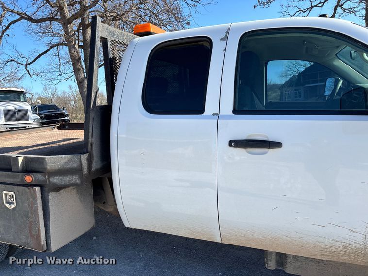 image for item FB3288 2013 Chevrolet Silverado 3500HD Ext. Cab flatbed pickup truck