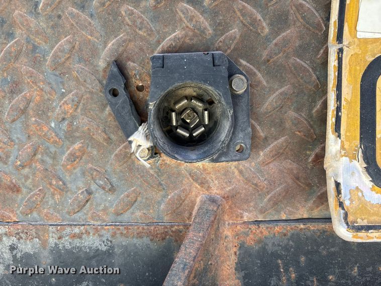 image for item FB3288 2013 Chevrolet Silverado 3500HD Ext. Cab flatbed pickup truck