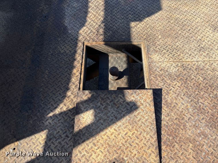 image for item FB3288 2013 Chevrolet Silverado 3500HD Ext. Cab flatbed pickup truck