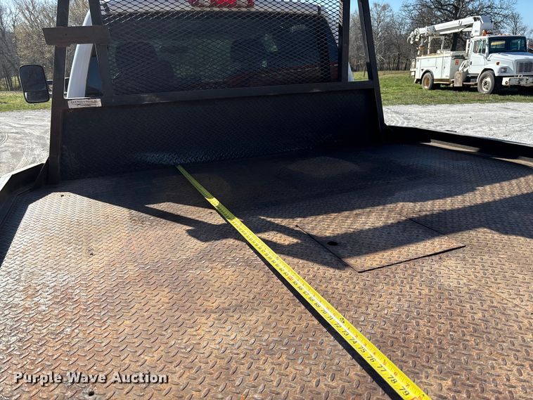 image for item FB3288 2013 Chevrolet Silverado 3500HD Ext. Cab flatbed pickup truck