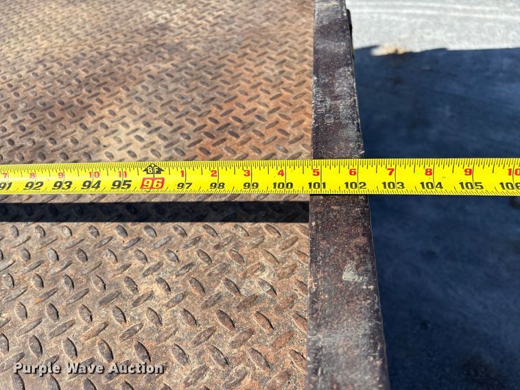 image for item FB3288 2013 Chevrolet Silverado 3500HD Ext. Cab flatbed pickup truck