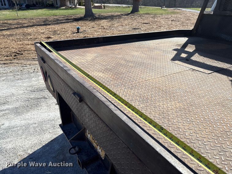 image for item FB3288 2013 Chevrolet Silverado 3500HD Ext. Cab flatbed pickup truck