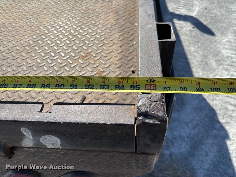 image for item FB3288 2013 Chevrolet Silverado 3500HD Ext. Cab flatbed pickup truck