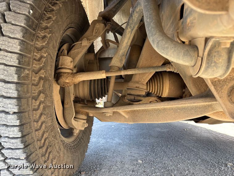 image for item FB3288 2013 Chevrolet Silverado 3500HD Ext. Cab flatbed pickup truck