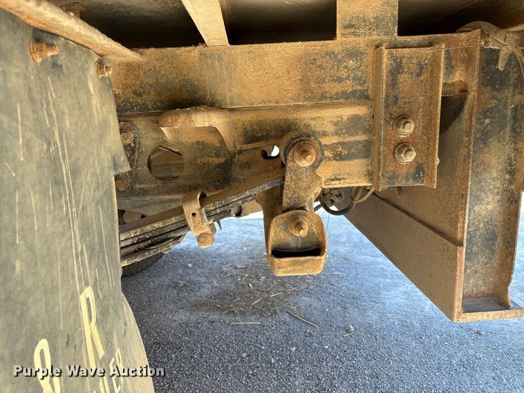 image for item FB3288 2013 Chevrolet Silverado 3500HD Ext. Cab flatbed pickup truck