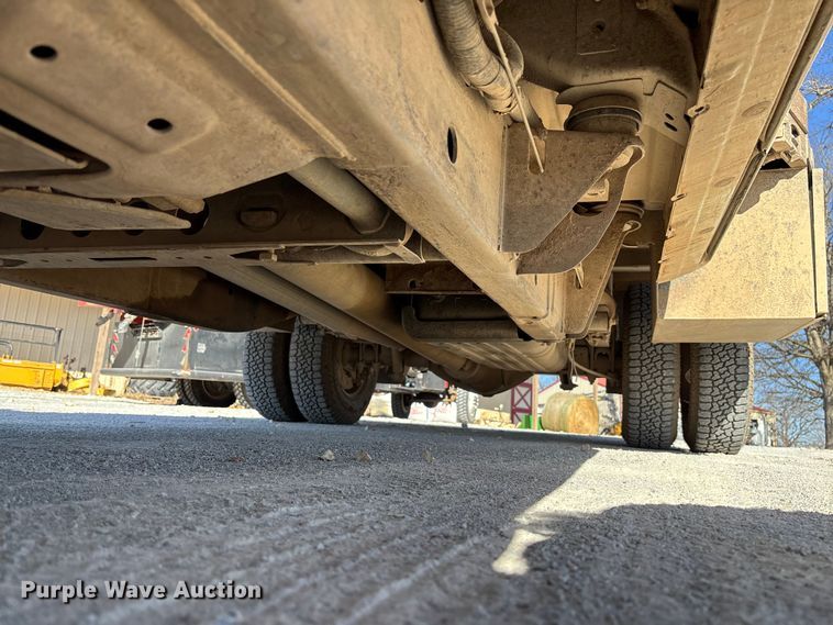 image for item FB3288 2013 Chevrolet Silverado 3500HD Ext. Cab flatbed pickup truck