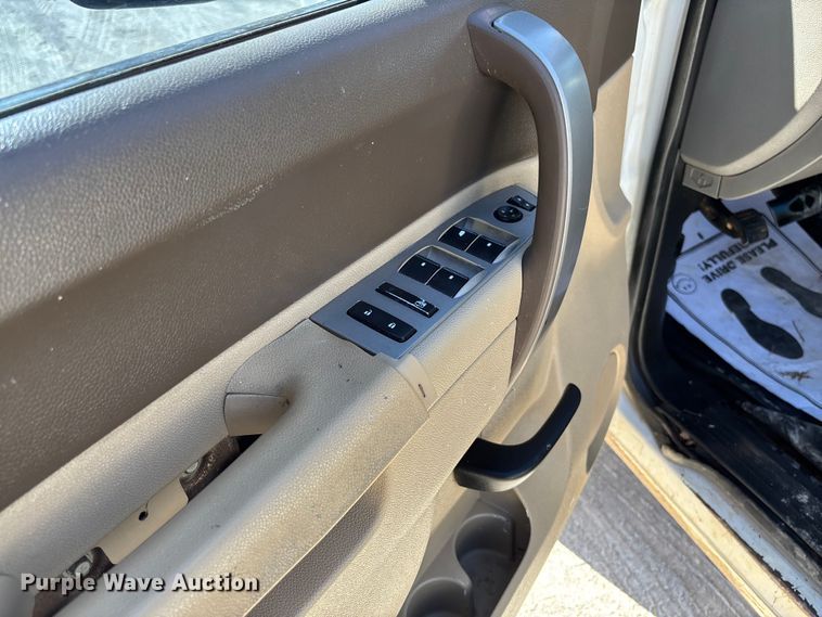 image for item FB3288 2013 Chevrolet Silverado 3500HD Ext. Cab flatbed pickup truck