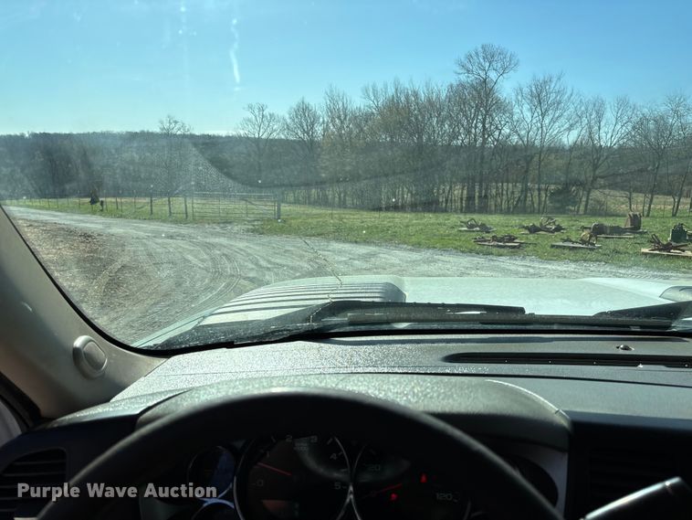 image for item FB3288 2013 Chevrolet Silverado 3500HD Ext. Cab flatbed pickup truck