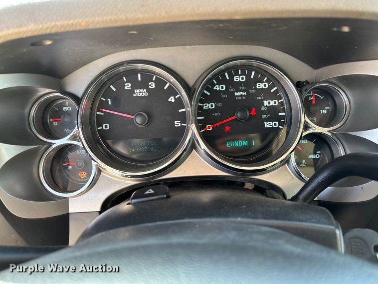 image for item FB3288 2013 Chevrolet Silverado 3500HD Ext. Cab flatbed pickup truck