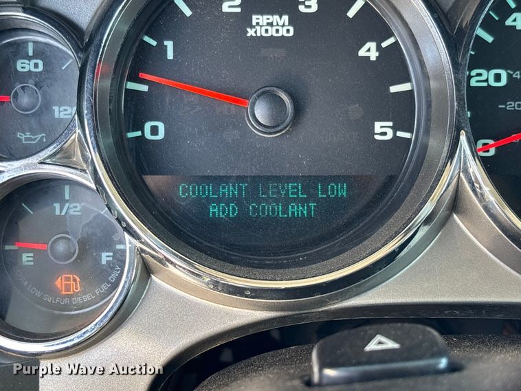 image for item FB3288 2013 Chevrolet Silverado 3500HD Ext. Cab flatbed pickup truck