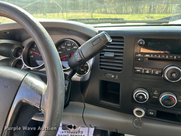 image for item FB3288 2013 Chevrolet Silverado 3500HD Ext. Cab flatbed pickup truck