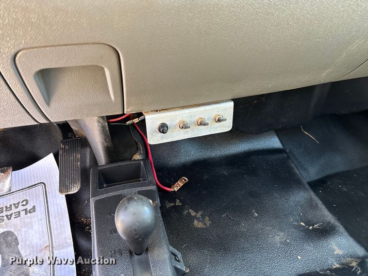 image for item FB3288 2013 Chevrolet Silverado 3500HD Ext. Cab flatbed pickup truck