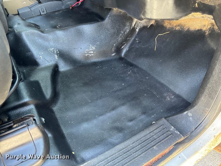 image for item FB3288 2013 Chevrolet Silverado 3500HD Ext. Cab flatbed pickup truck