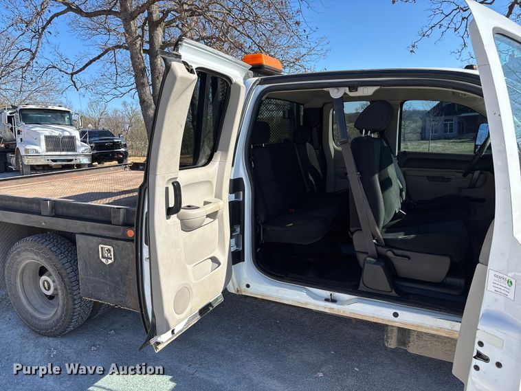 image for item FB3288 2013 Chevrolet Silverado 3500HD Ext. Cab flatbed pickup truck