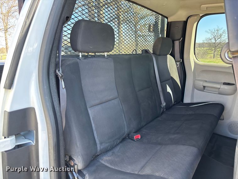 image for item FB3288 2013 Chevrolet Silverado 3500HD Ext. Cab flatbed pickup truck