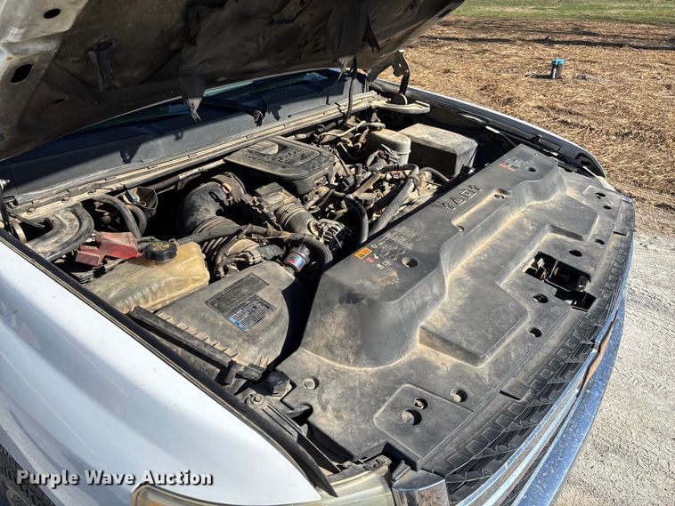 image for item FB3288 2013 Chevrolet Silverado 3500HD Ext. Cab flatbed pickup truck