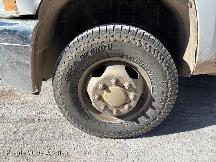 image for item FB3288 2013 Chevrolet Silverado 3500HD Ext. Cab flatbed pickup truck