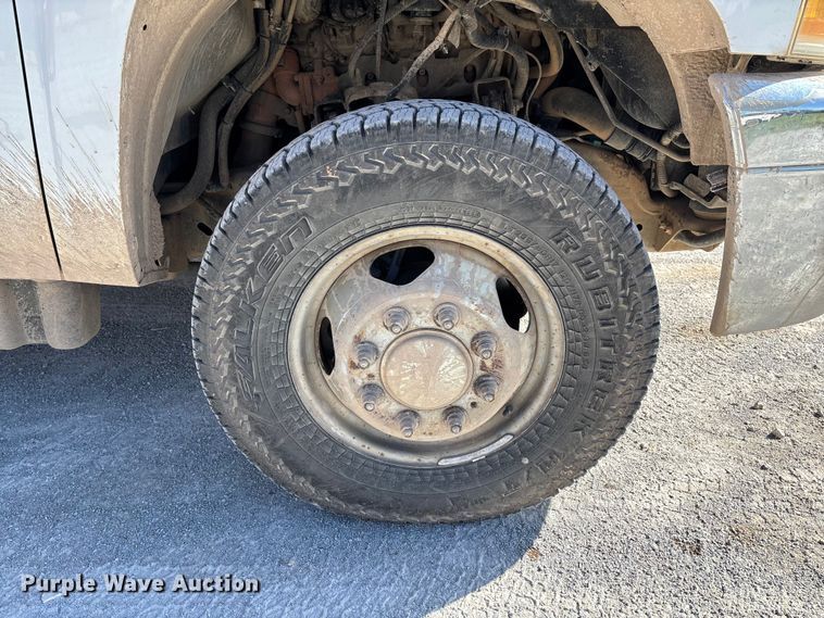 image for item FB3288 2013 Chevrolet Silverado 3500HD Ext. Cab flatbed pickup truck