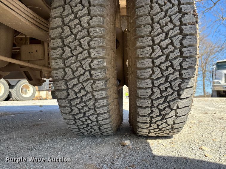 image for item FB3288 2013 Chevrolet Silverado 3500HD Ext. Cab flatbed pickup truck