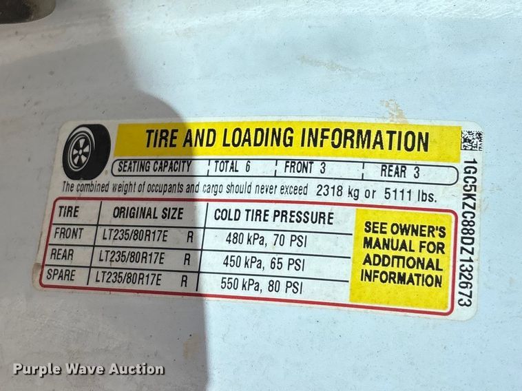 image for item FB3288 2013 Chevrolet Silverado 3500HD Ext. Cab flatbed pickup truck