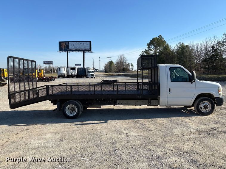 image for item FB3297 2011 Ford E450 flatbed van