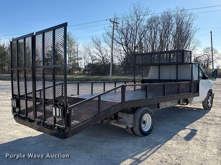 image for item FB3297 2011 Ford E450 flatbed van