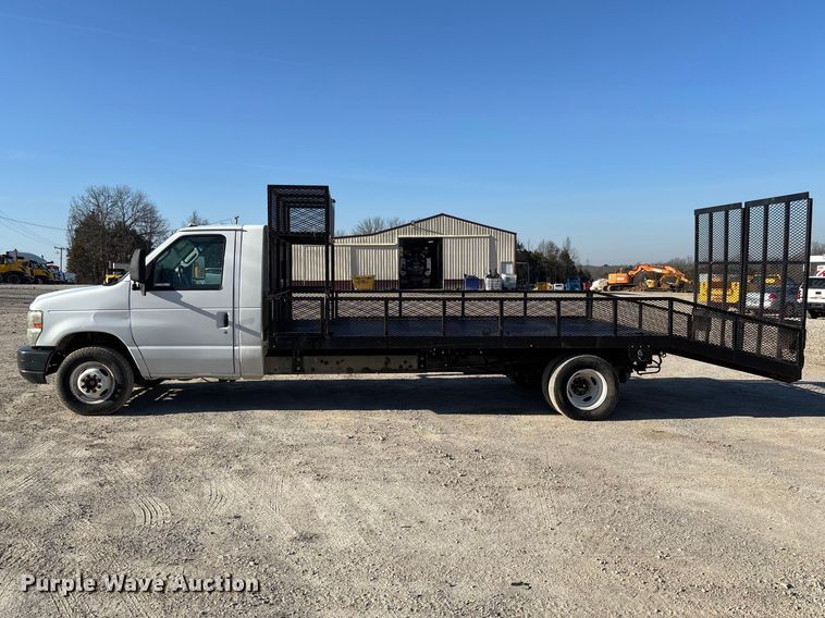 image for item FB3297 2011 Ford E450 flatbed van