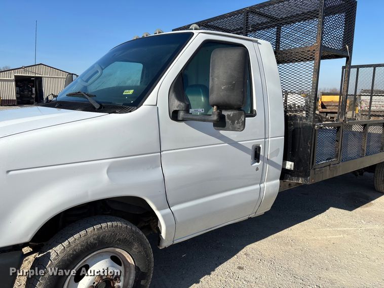 image for item FB3297 2011 Ford E450 flatbed van