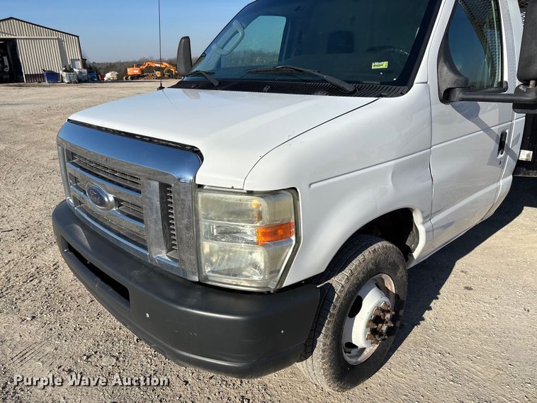 image for item FB3297 2011 Ford E450 flatbed van