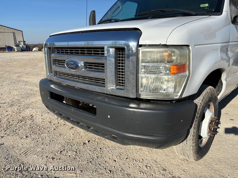 image for item FB3297 2011 Ford E450 flatbed van
