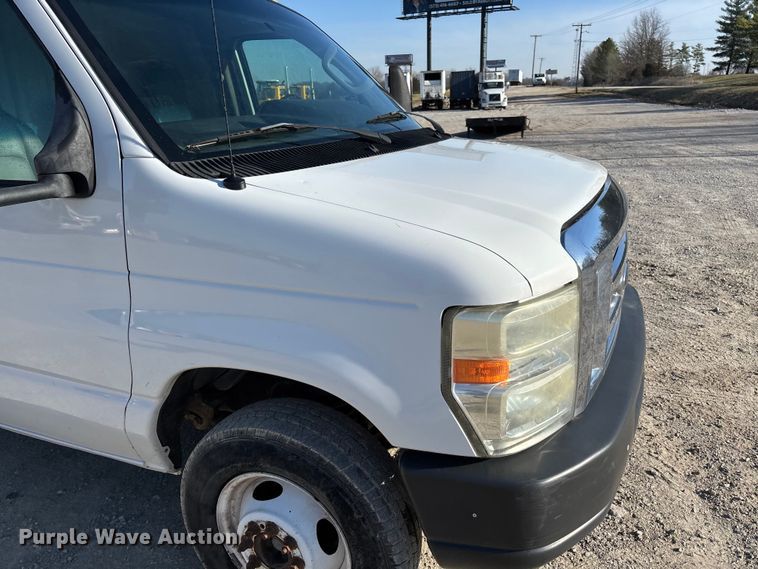 image for item FB3297 2011 Ford E450 flatbed van