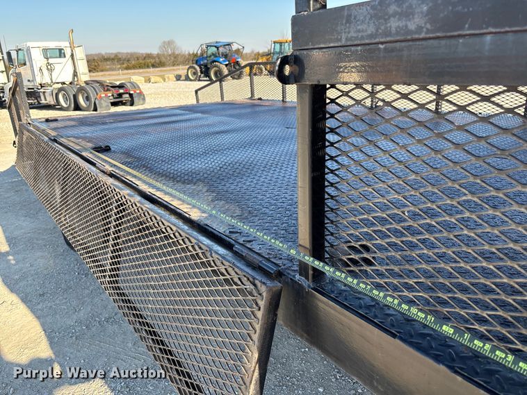 image for item FB3297 2011 Ford E450 flatbed van