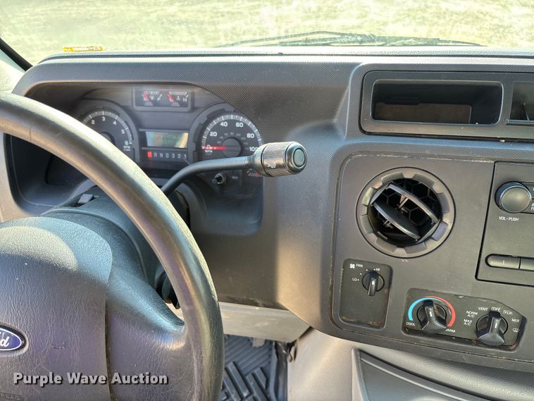 image for item FB3297 2011 Ford E450 flatbed van