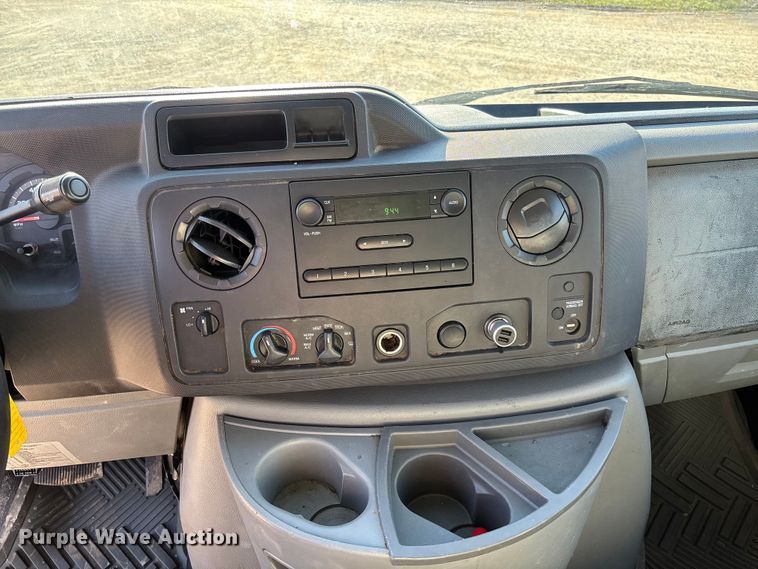 image for item FB3297 2011 Ford E450 flatbed van