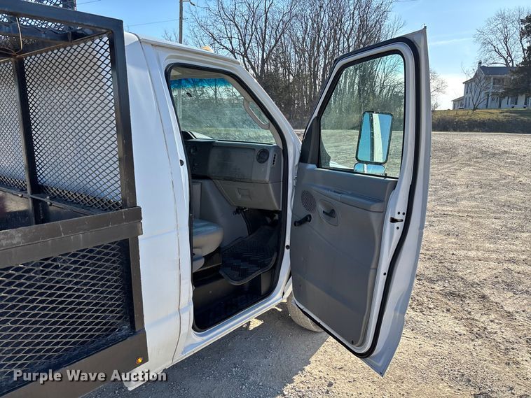 image for item FB3297 2011 Ford E450 flatbed van