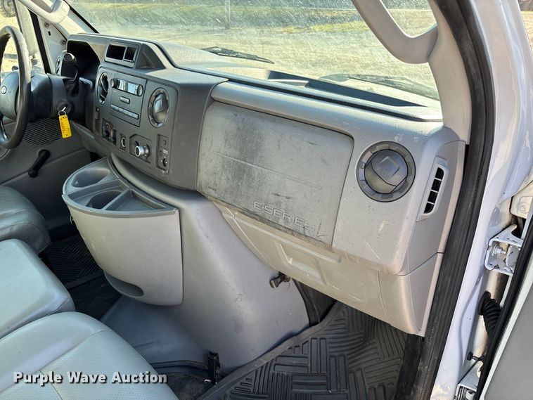 image for item FB3297 2011 Ford E450 flatbed van