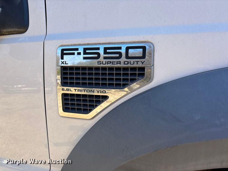 image for item FB3321 2009 Ford F550 box truck