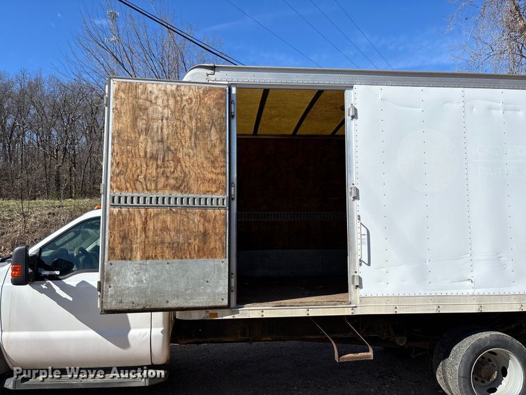 image for item FB3321 2009 Ford F550 box truck