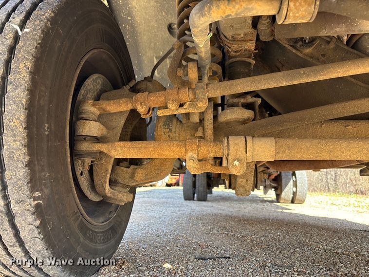 image for item FB3321 2009 Ford F550 box truck