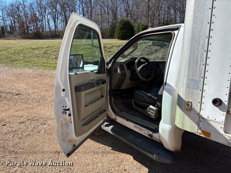 image for item FB3321 2009 Ford F550 box truck
