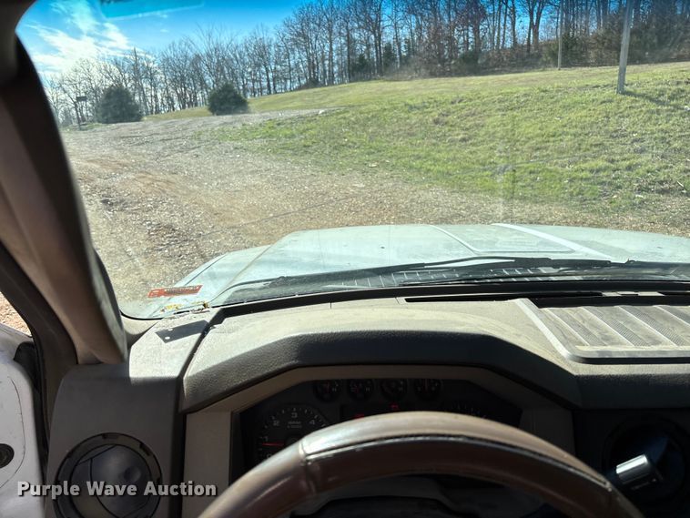 image for item FB3321 2009 Ford F550 box truck