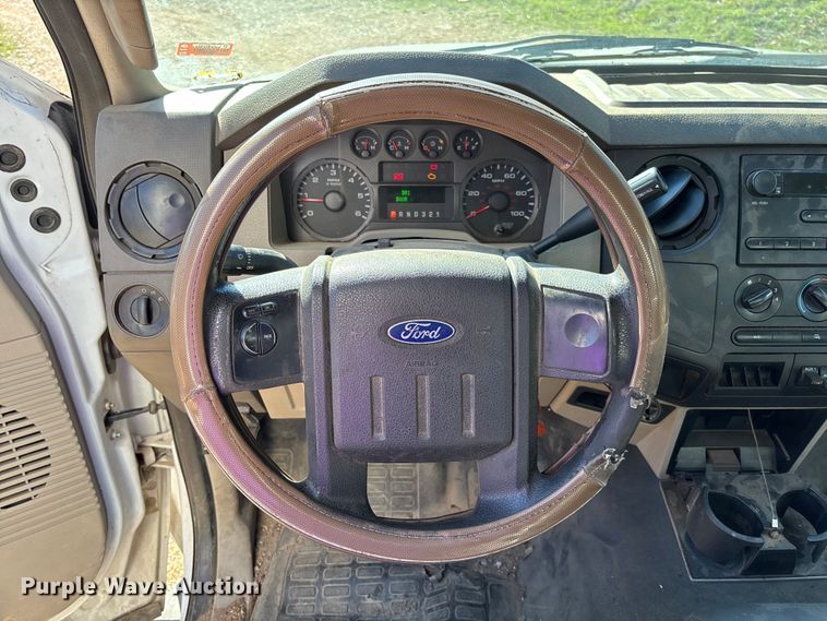 image for item FB3321 2009 Ford F550 box truck