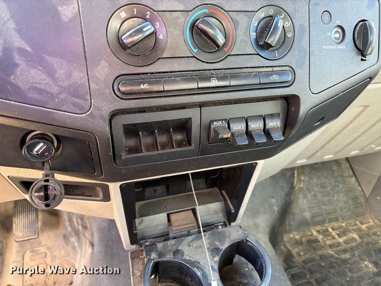 image for item FB3321 2009 Ford F550 box truck