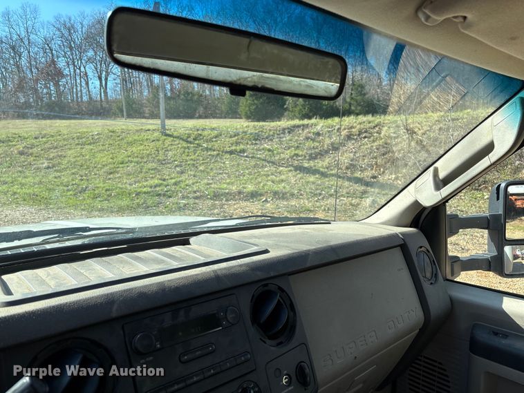 image for item FB3321 2009 Ford F550 box truck