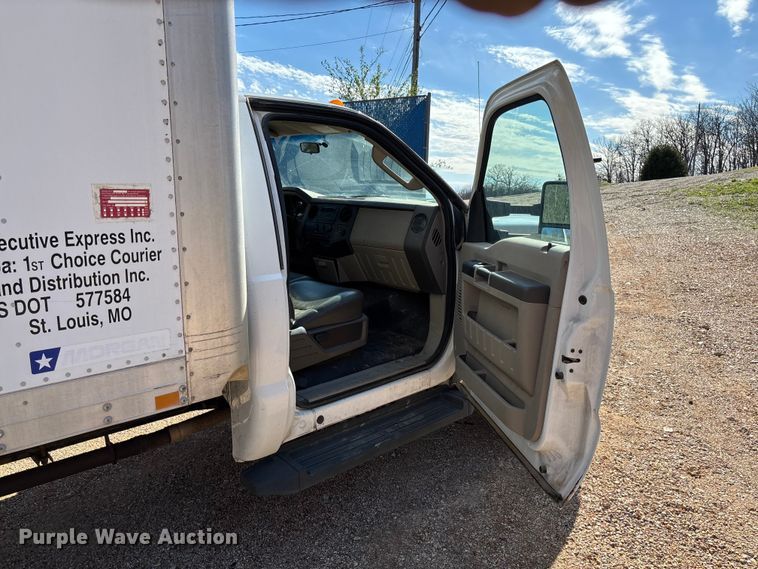 image for item FB3321 2009 Ford F550 box truck